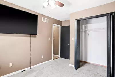 2102 Pacific Avenue, Bloomington, IL 61701 - Photo 14