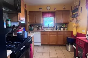 801 Indiana Ave, Waukegan, IL 60085 - Photo 4