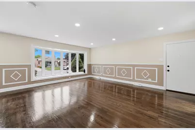1056 W 107th Place, Chicago, IL 60643 - Photo 4