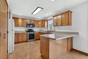 1940 Taller Rd, Morris, IL 60450 - Photo 12