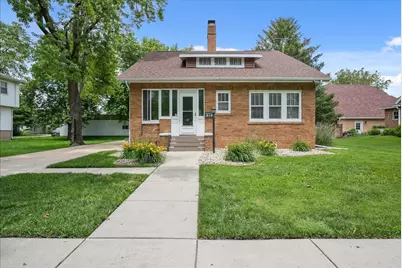 310 E Elm Street, Fairbury, IL 61739 - Photo 2