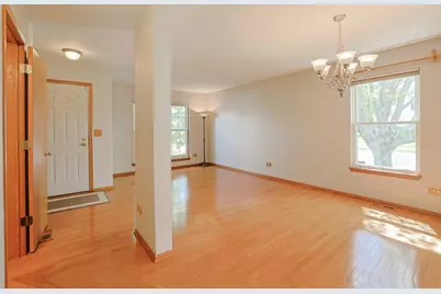 20456 Spruce Lane, Crest Hill, IL 60403 - Photo 4