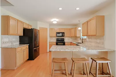 20456 Spruce Lane, Crest Hill, IL 60403 - Photo 8