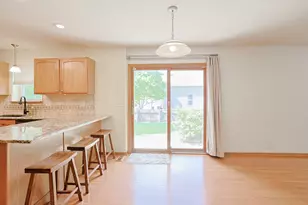 20456 Spruce Ln, Crest Hill, IL 60403 - Photo 12