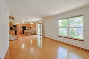 20456 Spruce Ln, Crest Hill, IL 60403 - Photo 14