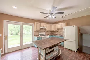 1716 Parklane Ave, McHenry, IL 60050 - Photo 4