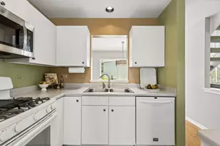 6743 E Wellsley Ct, Gurnee, IL 60031 - Photo 8