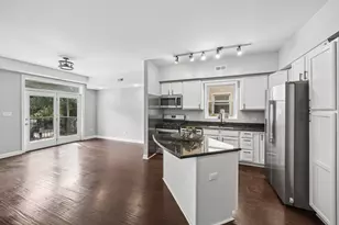 [Address not provided], Chicago, IL 60637 - Photo 8