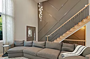 196 Rosedale Ct, Bloomingdale, IL 60108 - Photo 2