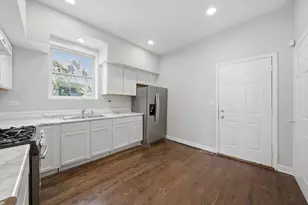 7843 S Burnham Ave, Chicago, IL 60649 - Photo 8