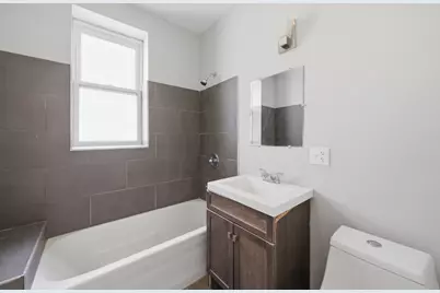 7843 S Burnham Avenue, Chicago, IL 60649 - Photo 6