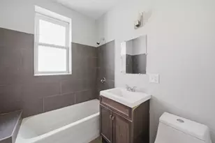 7843 S Burnham Ave, Chicago, IL 60649 - Photo 6