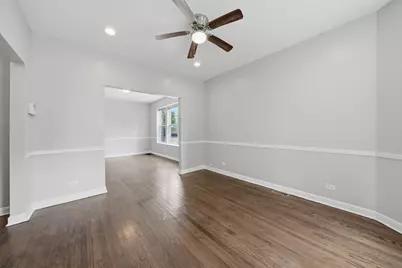 7843 S Burnham Avenue, Chicago, IL 60649 - Photo 4