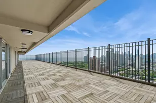 1960 N Lincoln Park West Ave, Chicago, IL 60614 - Photo 12