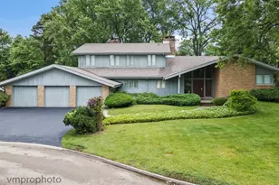 445 Chapel Hill Ln, Northfield, IL 60093 - Photo 1