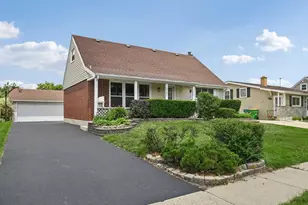 674 St Marys Pkwy, Buffalo Grove, IL 60089 - Photo 1
