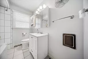 883 Buffalo Ave, Calumet City, IL 60409 - Photo 8