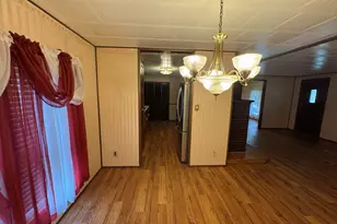 112 E 6th St, Staunton, IL 62088 - Photo 8