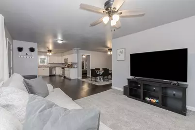 403 E Pease Street, Heyworth, IL 61745 - Photo 8