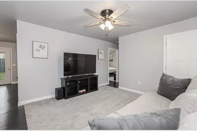 403 E Pease Street, Heyworth, IL 61745 - Photo 6