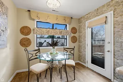 329 Everett Avenue #2B, Crystal Lake, IL 60014 - Photo 6