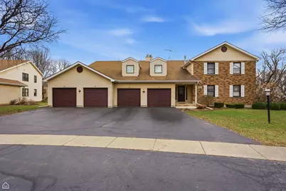329 Everett Avenue #2B, Crystal Lake, IL 60014 - Photo 2