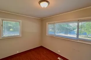 101 Shabbona Dr, Park Forest, IL 60466 - Photo 8