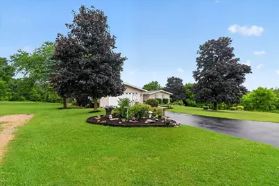 10721 Grover Oaks, Roscoe, IL 61073 - Photo 2