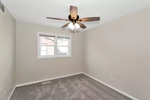 708 Michigan Ave Ave, South Elgin, IL 60177 - Photo 18