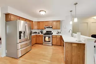 580 Sycamore Cir, Wauconda, IL 60084 - Photo 6