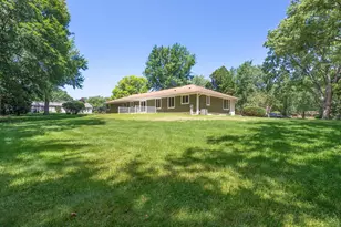18 Lynn Dr, Hawthorn Woods, IL 60047 - Photo 24