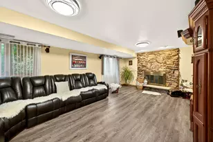 4609 Birchwood Ave, Skokie, IL 60076 - Photo 24