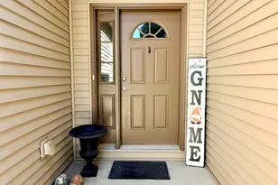 1354 Ridge Dr, Sycamore, IL 60178 - Photo 2