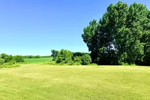 1354 Ridge Dr, Sycamore, IL 60178 - Photo 4