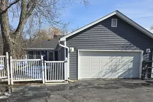 1848 E Marmion Pl, Crete, IL 60417 - Photo 4