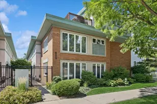 609 South Blvd, Oak Park, IL 60302 - Photo 1