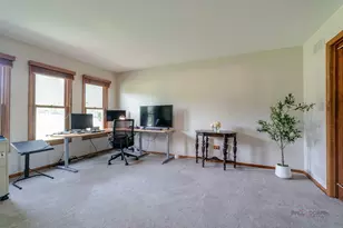 913 Cherokee Ct, Lake Villa, IL 60046 - Photo 6