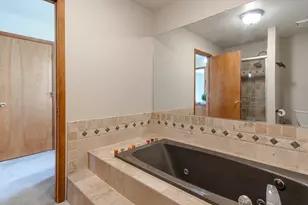 913 Cherokee Ct, Lake Villa, IL 60046 - Photo 22