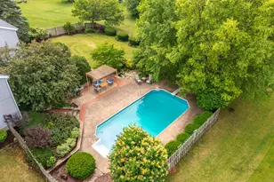 913 Cherokee Ct, Lake Villa, IL 60046 - Photo 2