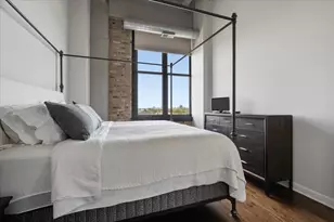 1601 W School St, Chicago, IL 60657 - Photo 18