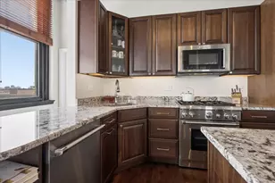 1601 W School St, Chicago, IL 60657 - Photo 6