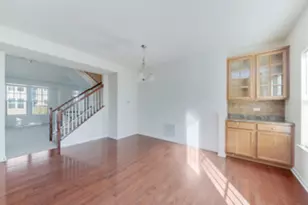 212 Commerce Street E, Aurora, IL 60504 - Photo 4