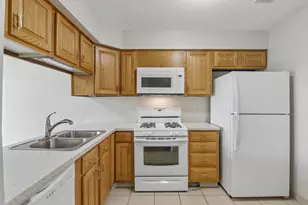 74 Commonwealth Ct, Vernon Hills, IL 60061 - Photo 6