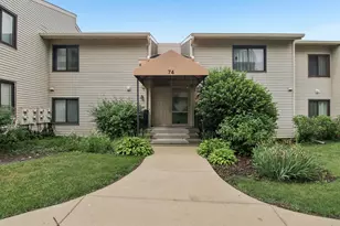 74 Commonwealth Ct, Vernon Hills, IL 60061 - Photo 1