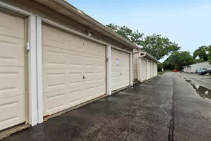 74 Commonwealth Ct, Vernon Hills, IL 60061 - Photo 20