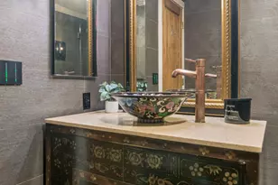 550 W Surf St, Chicago, IL 60657 - Photo 10