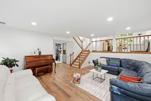 4310 Forest Glen Dr, Hoffman Estates, IL 60192 - Photo 10