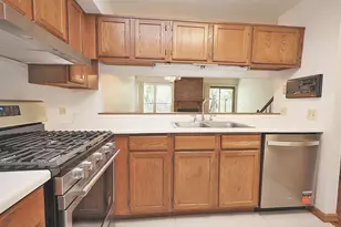 942 Little Falls Ct, Elk Grove Village, IL 60007 - Photo 14