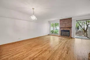 942 Little Falls Ct, Elk Grove Village, IL 60007 - Photo 2