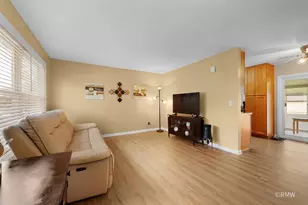 922 Capistrano Terrace, Bartlett, IL 60103 - Photo 4